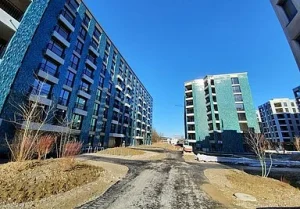 Moderne Wohn- und Geschäftsbauten im Greencity-Viertel in Zürich Süd