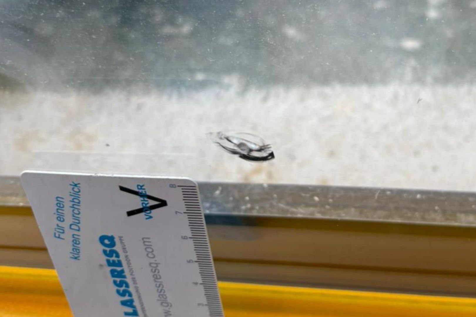 Glasreparatur durch Kunstharz und UV Aushärtung