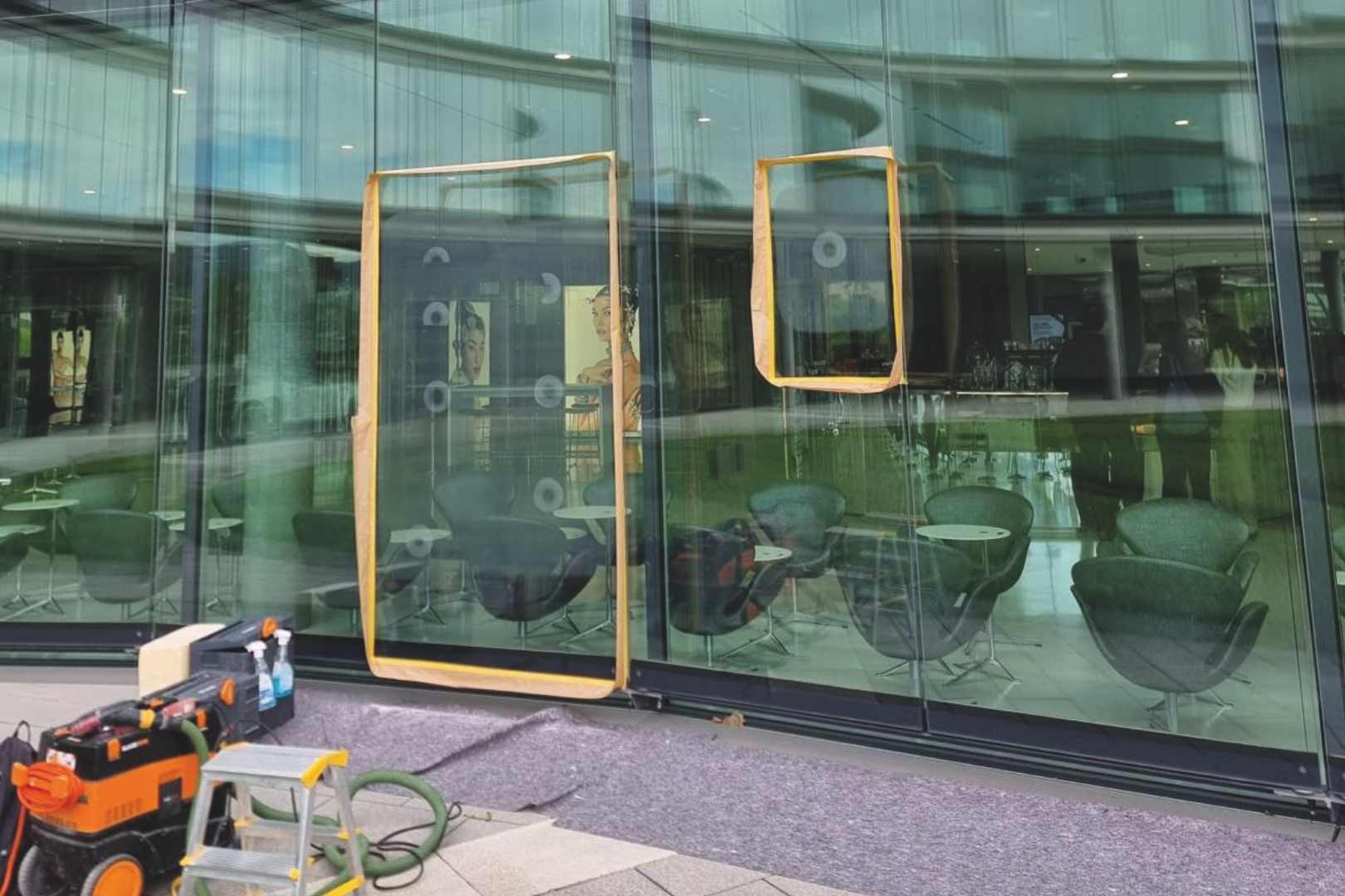 Glasfassade polieren und Glaskratzer entfernen